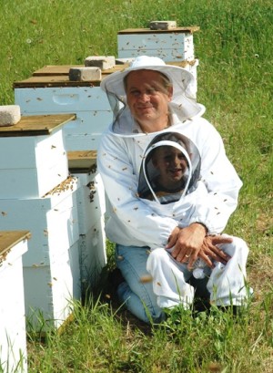beekeeping Ron Miksha honey bees
